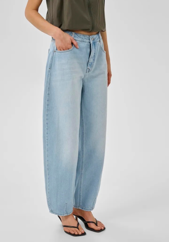 The Lucy Loose Barrel Jeans