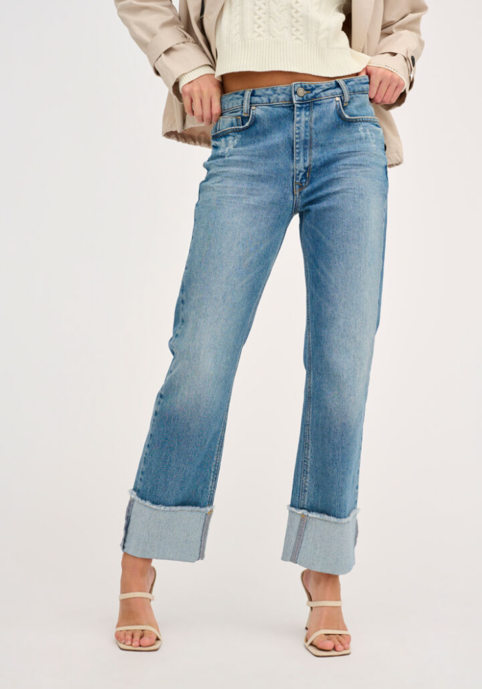 Dallas Straight Leg Jean